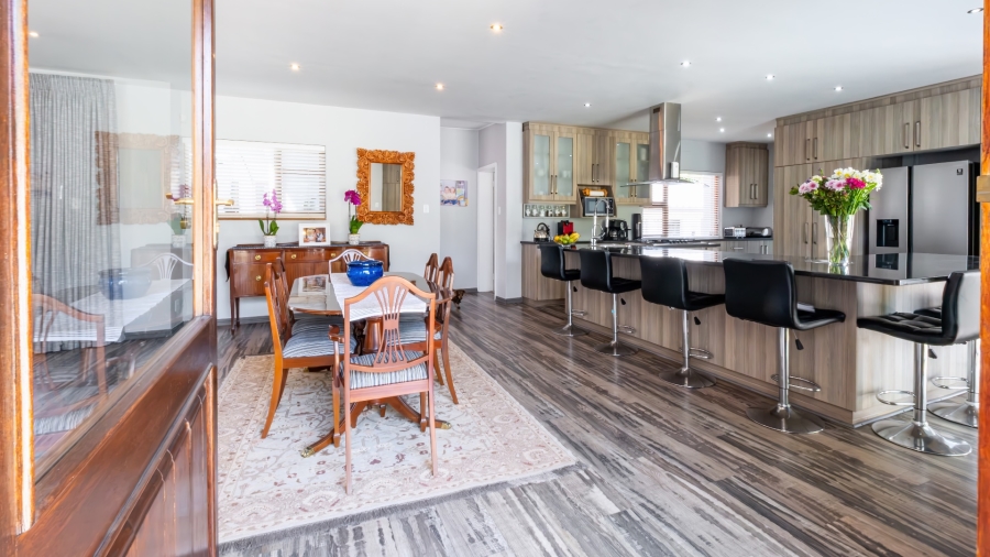 4 Bedroom Property for Sale in Heatherlands Western Cape